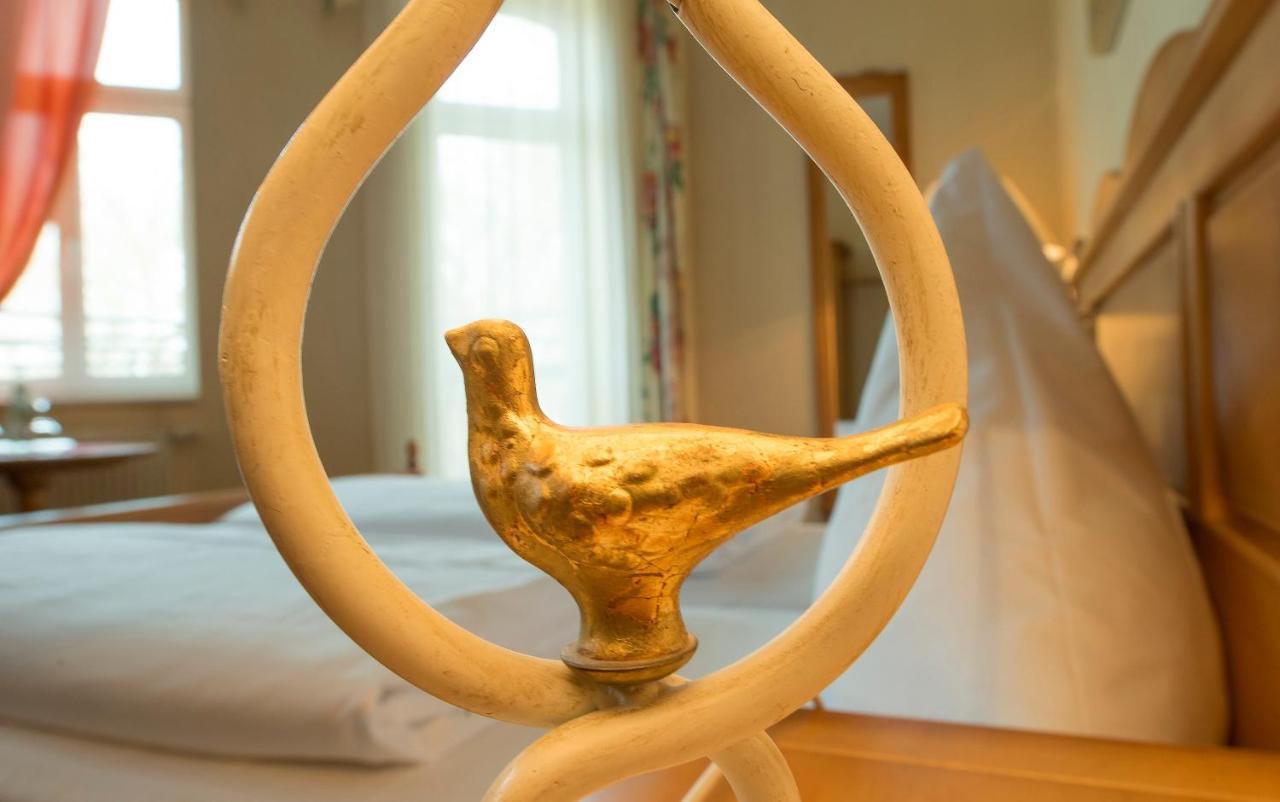 Hotel Schloss Schweinsburg Neukirchen-Pleiße Екстериор снимка