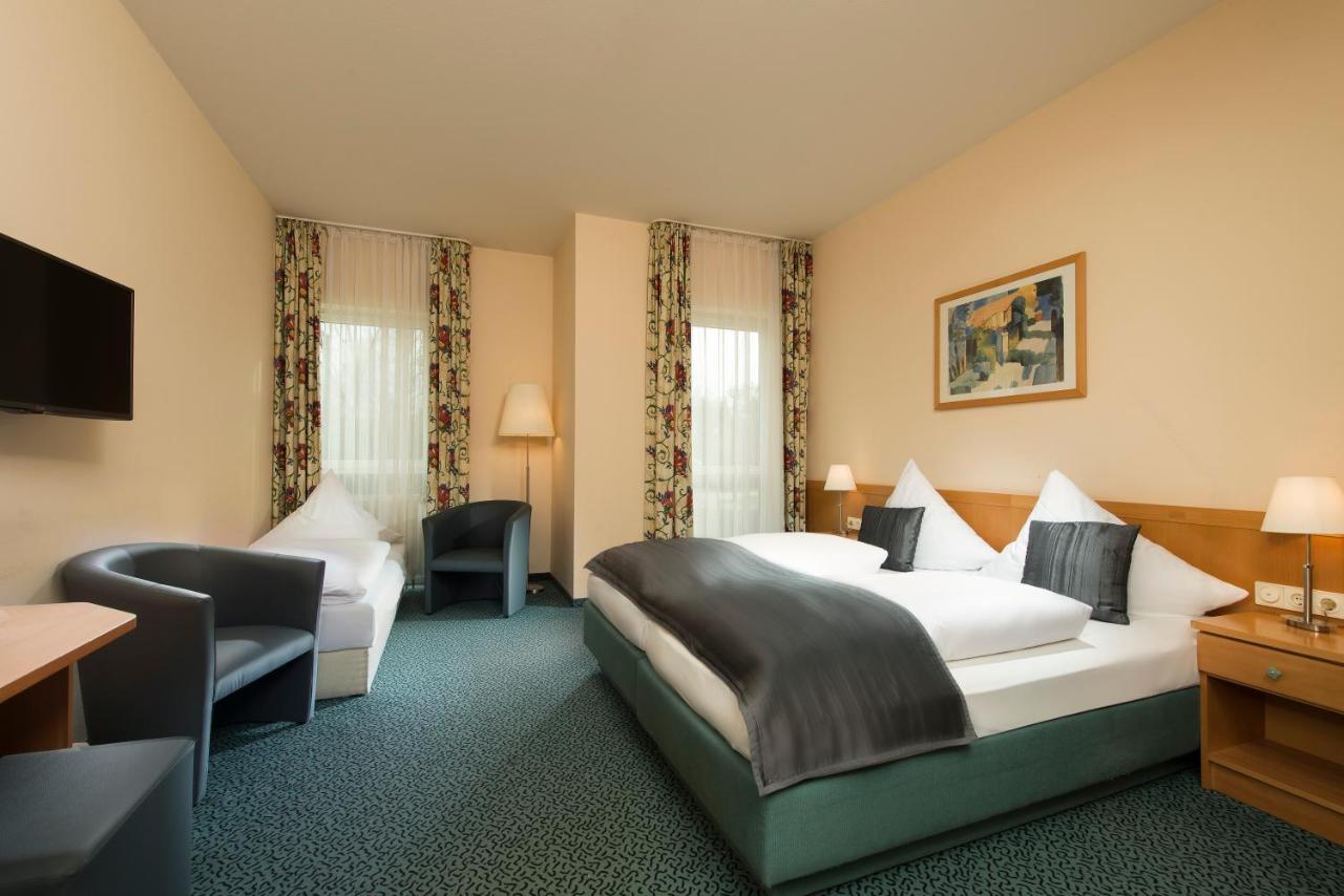 Hotel Schloss Schweinsburg Neukirchen-Pleiße Екстериор снимка