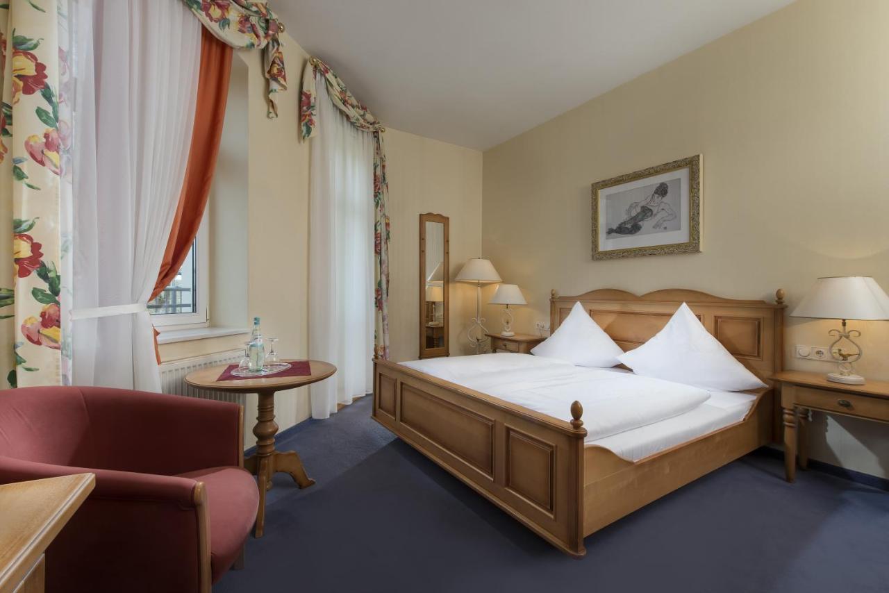 Hotel Schloss Schweinsburg Neukirchen-Pleiße Екстериор снимка
